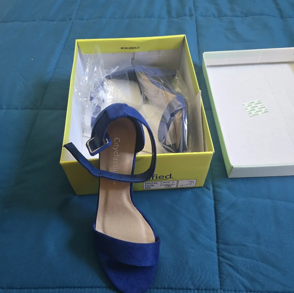 Cityclassified Women's Blue Sandals - Picture 6 of 7